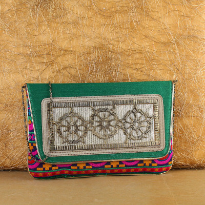 

Variation Party Multicolor Clutch