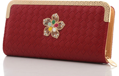 

Foolzy Party Red Clutch