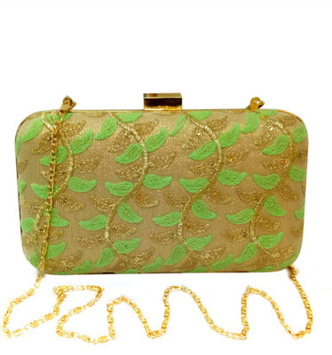 

Bhamini Party Green Clutch