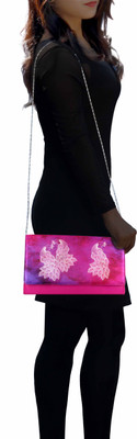 

The Ringmaster Casual Multicolor Clutch