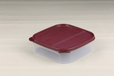 Signoraware Modular Container Square - 1200 ml Plastic Fridge Container(Maroon) Signoraware Modular Container Square - 1200 ml Plastic Fridge Container(Maroon)