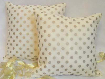 

ASC Polka Cushions Cover(Pack of 2, 40.64 cm*40.64 cm, White, Gold), Gold;white
