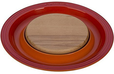 

Le Creuset Of America Stoneware Round Platter With Cutting Board