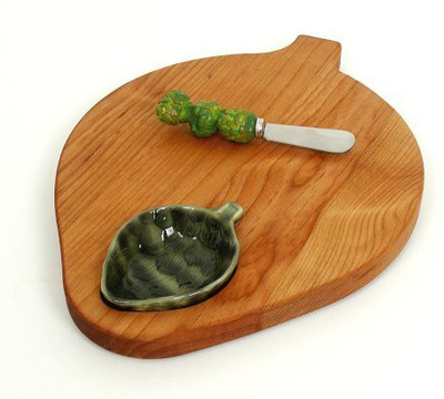 

Out of the Woods of Oregon Artichoke Shaped Serving Board With Dipping Bowl And Spreader