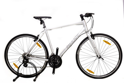 

Giant Escape 2 28 T Hybrid Cycle/City Bike(24 Gear, Silver), Black
