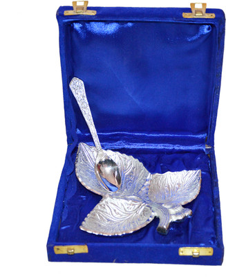 33% OFF on Marusthali Three Leaves Carved Brass Decorative Platter(Silver, Pack of 2) 33% OFF on Marusthali Three Leaves Carved Brass Decorative Platter(Silver, Pack of 2)