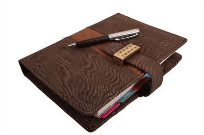 

COI B5 Planner/Organizer(BROWN B5 EXECUTIVE ORGANISER / PLANNER WITH STUDDED BUCKLE AND PEN, Brown)