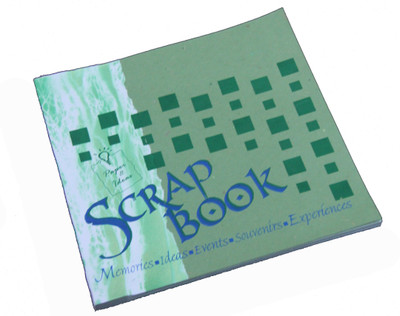 

Creates & Designs Regular Journal(Handmade Paper Scrapbook, Green)