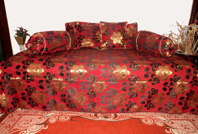 Design Willa Silk Floral Diwan Set