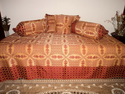

Amita Home Furnishing Silk Geometric Diwan Set