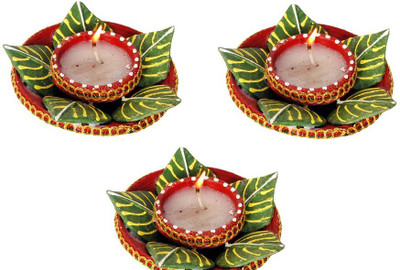 

Cretiv Red Green Lotus Earthenware (Pack of 3) Table Diya Set(Height: 3 inch)