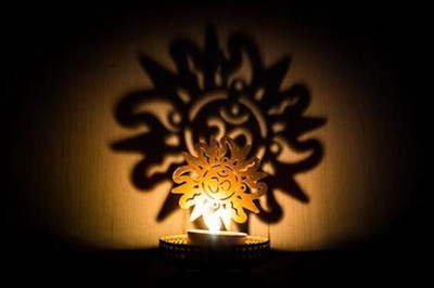 

A To Z Traders Steel Table Diya(Height: 10.4 inch)