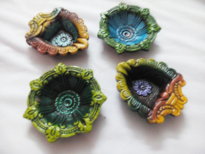 KatieKarft Earthenware (Pack of 4) Table Diya Set(Height: 2 inch)