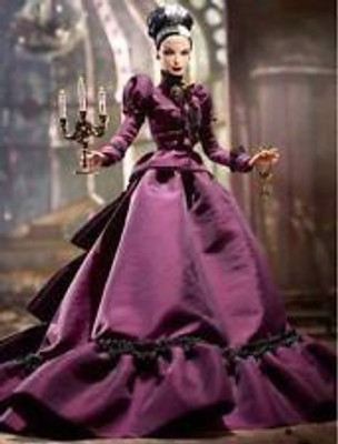 

Barbie Haunted Beauty Mistress Of The Manor(Maroon)