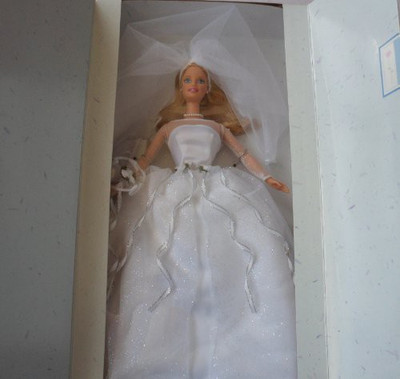 

Mattel Blushing Bride Barbie Doll 1999 by Mattel(Multicolor)
