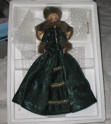 

Mattel Holiday Caroler Porcelain Barbie Collection(Black)