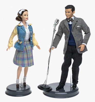 

Mattel Barbie Loves Frank Sinatra Collectors Edition Set(Multicolor)