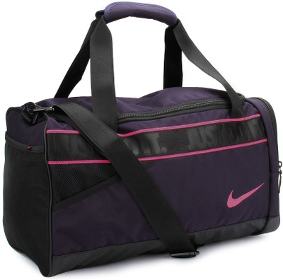 

Nike 16 inch/42 cm Travel Duffel Bag