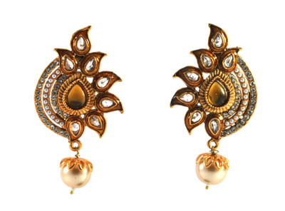 

Joovaa Kundan And Pearl Crystal Metal Drop Earring
