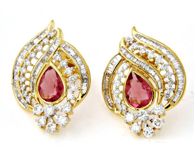 

Anopchand Tilokchand Jewellers flora Cubic Zirconia Silver Stud Earring