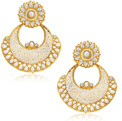 

Sukkhi Beguiling Alloy Chandbali Earring