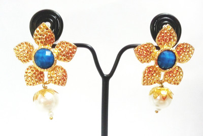 

Kshitij Jewels Flower Alloy Drop Earring