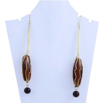 

WOAP Handicraft Metal Dangle Earring