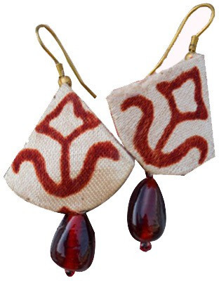 

Ba No Batwo Chhapa Fabric, Plastic Dangle Earring
