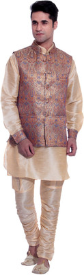 

TAG-7 Men Kurta and Pyjama Set, Gold