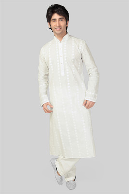 33% OFF on FASHION CURRIES Men Kurta and Pyjama Set 33% OFF on FASHION CURRIES Men Kurta and Pyjama Set