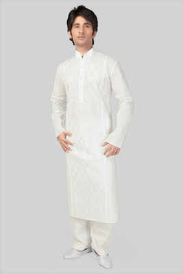 9% OFF on Fashion Curries Men Kurta and Pyjama Set 9% OFF on Fashion Curries Men Kurta and Pyjama Set