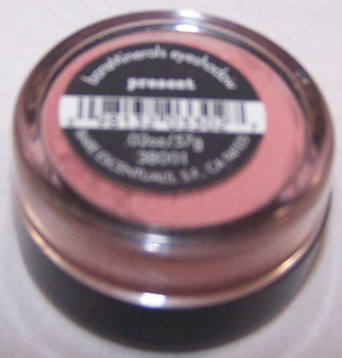 

Bare Escentuals Present Shadow Glimmer New 0.57 g(Shadow)