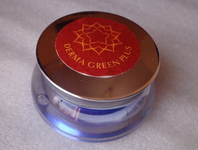 

Derma Green PLUS HERBAL SKIN WHITENING CREAM(30 g)
