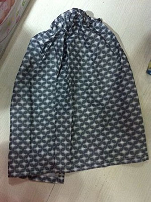

Baby Bucket Feeding Cloak(Black)