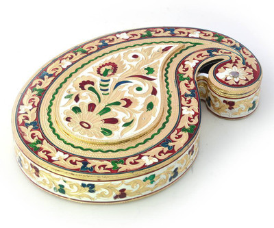 

Shree Sai Handicraft Traditional Handmade White Metal Golden Meenakari Dryfruit Box Wooden Decorative Platter(Brown)