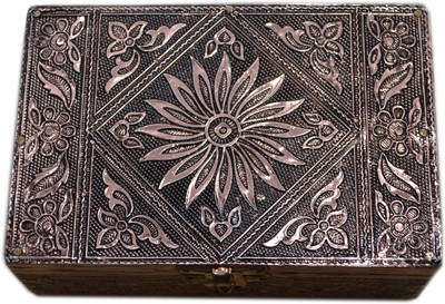 

Pc Art International Showpiece Gift Set
