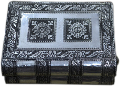 

Pc Art International Showpiece Gift Set