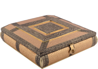 

Giftadia Showpiece Gift Set