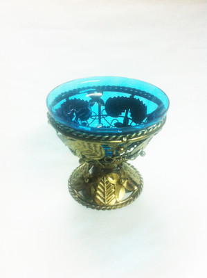 

KN Overseas KN-018 Iron Flower Basket without Artificial Flower & Plant(W: 15 cm x H: 14 cm x D: 12 cm)