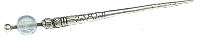 

Gurjari T_White_beads Bun Stick(White)
