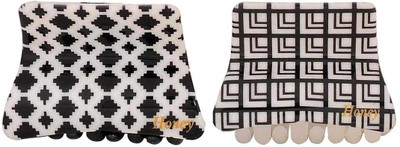 

Maayra Latest Fashion Hair Claw(Black)