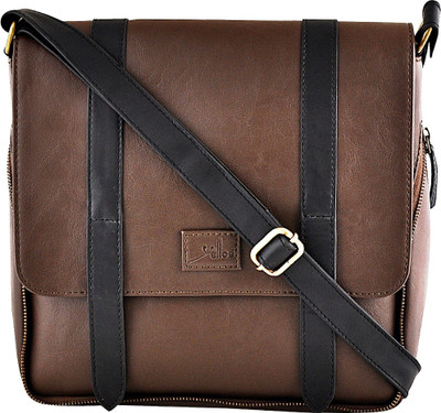 

Yelloe Messenger Bag(Brown)
