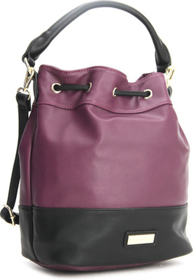 

United Colors of Benetton. Shoulder Bag(Black, Purple)