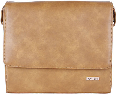 

Bern Hand-held Bag(Beige)
