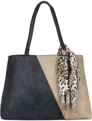 

Cappuccino Shoulder Bag(Black)