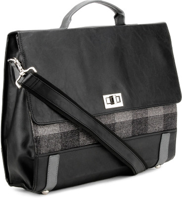 

Baggit Sling Bag(Black)