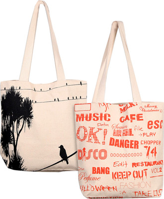 

Kanvas Katha Tote(Multicolor)