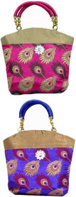 

Nidhi Messenger Bag(Multicolor)