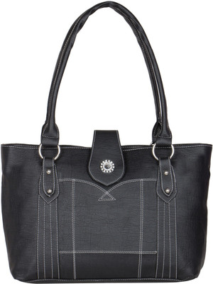 

Relevant Yield Shoulder Bag(Black)