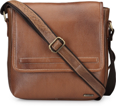 

Teakwood Messenger Bag(Brown)